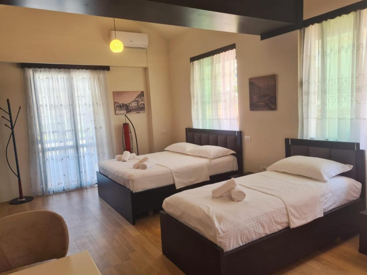 Vila 32 Berat Exterior foto